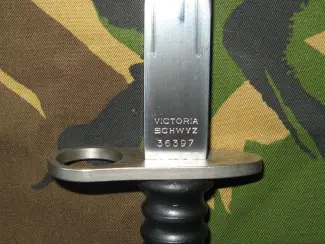 Militaria Zwitserse SIG 57 Bajonet met Schede van Victoria Schwyz