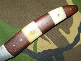 Militaria Amerikaans Fileermes van Damast met Lederen Foudraal