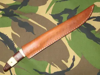 Militaria Amerikaans Fileermes van Damast met Lederen Foudraal