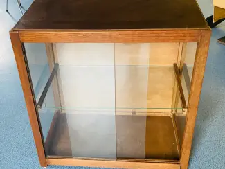 Kasten | Vitrinekasten Te koop leuke houten vitrinekast