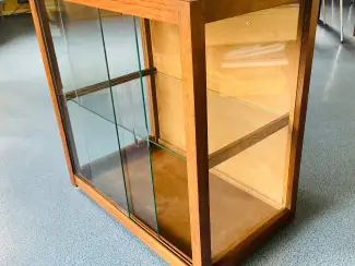 Kasten | Vitrinekasten Te koop leuke houten vitrinekast