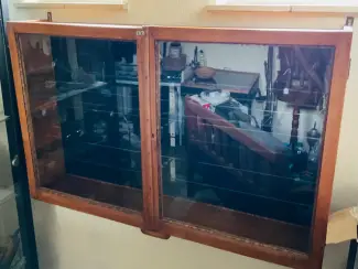 Te koop vintage wandvitrinekast