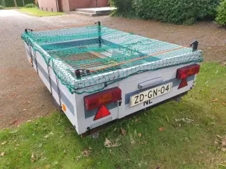 Aanhangwagen: 1.30x2.10 geremd max 600kg + reserveband