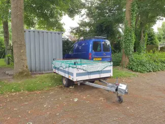 Aanhangwagens en Trailers Aanhangwagen: 1.30x2.10 geremd max 600kg + reserveband