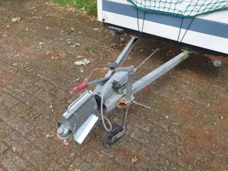 Aanhangwagens en Trailers Aanhangwagen: 1.30x2.10 geremd max 600kg + reserveband