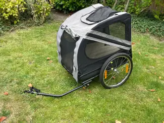 Fietskar hond