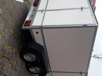 Aanhangwagens en Trailers gesloten aanhanwgagen