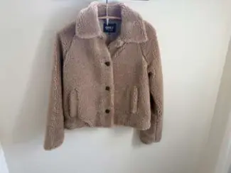 Nieuw Only korte jas mt XS gevoerd. 17,50