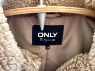 Jassen en Mantels Nieuw Only korte jas mt XS gevoerd. 17,50