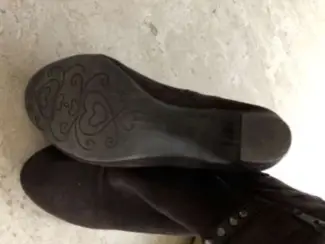 Schoenen Nieuw bruine suede enkellaarsjes, mt 38 met rits en sierbandje