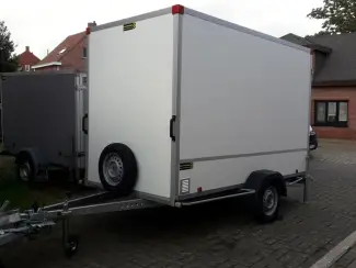 gesloten aanhangwagen