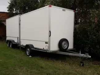 gesloten aanhangwagen