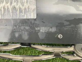 Ford onderdelen Ford Explorer 2020 t/m 2023 zwarte grille