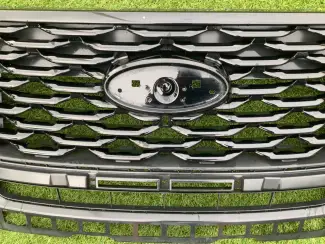 Ford onderdelen Ford Explorer 2020 t/m 2023 zwarte grille