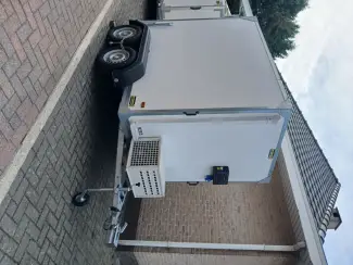 gesloten aanhangwagen frigo
