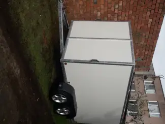 gesloten aanhangwagen roca