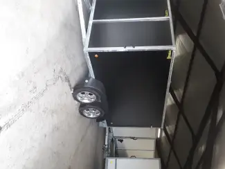 Aanhangwagens en Trailers gesloten aanhangwagen met valdeur