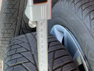 Autobanden Winterbanden 185/65 R15 Viking + stalen velgen 4x100 Nissan/Renau