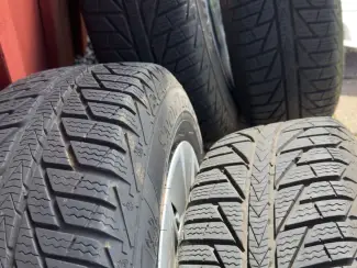 Autobanden Winterbanden 185/65 R15 Viking + stalen velgen 4x100 Nissan/Renau