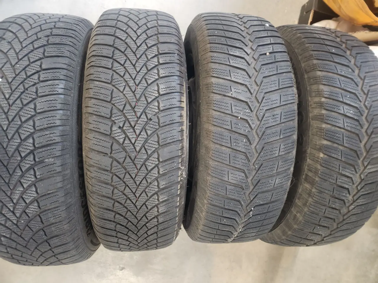 Fiat Punto winterbanden op velg. 185 x 65 x R15