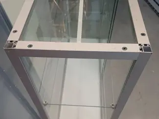 Kasten | Vitrinekasten Stevige vitrinekast verstelbaar.