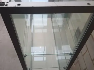 Kasten | Vitrinekasten Stevige vitrinekast verstelbaar.