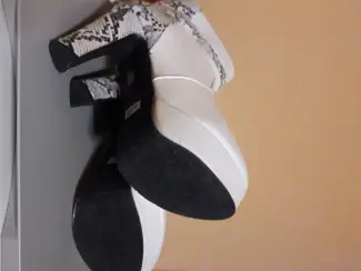 Schoenen enkellaarzen 39