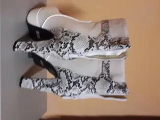 Schoenen enkellaarzen 39