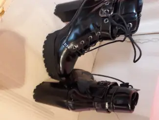 Schoenen enkellaarzen 39