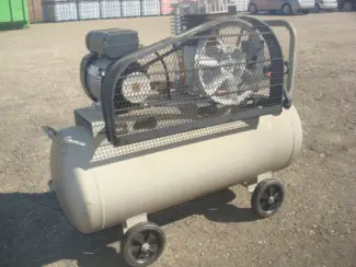 Auto onderdelen Compressor 2,2kW 230V 10 bar 100L tank Nieuw compressor 100ltr