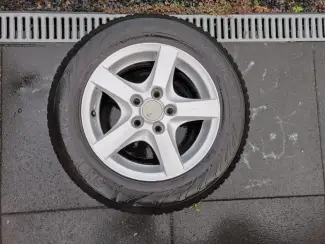 4 Lichtmetalen velgen met winterband 195/65 r15