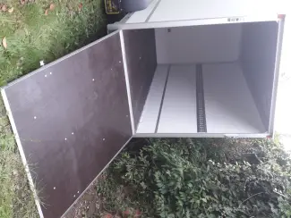 Aanhangwagens en Trailers gesloten aanhangwagen met valdeur