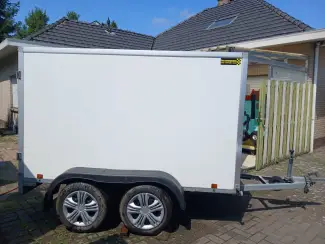 Aanhangwagens en Trailers gesloten aanhangwagen roca