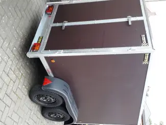 Aanhangwagens en Trailers gesloten aanhangwagen roca