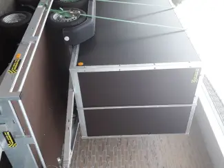 Aanhangwagens en Trailers gesloten aanhangwagen met valdeur
