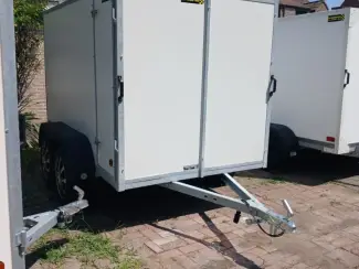 gesloten aanhangwagen roca