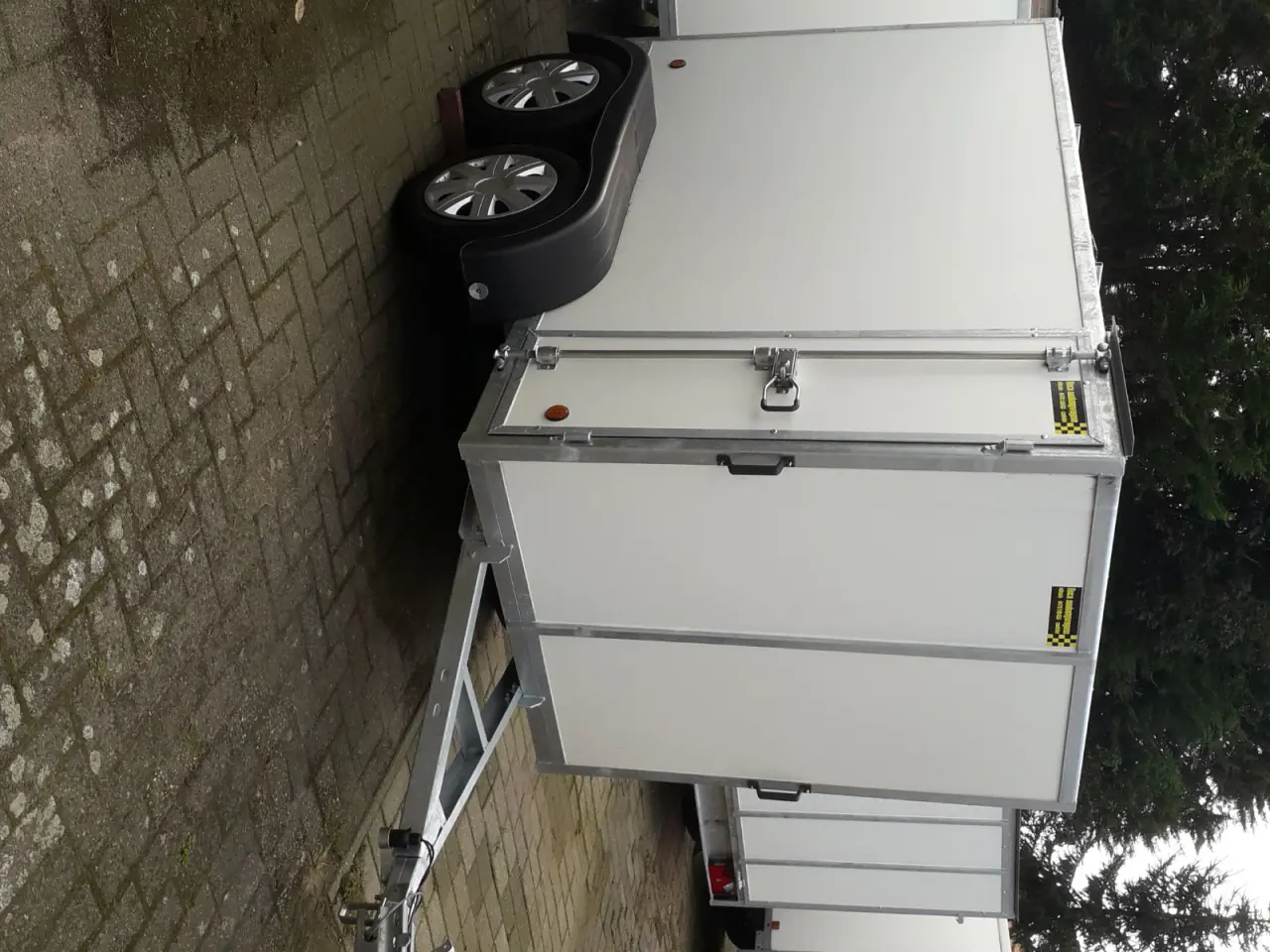 gesloten aanhangwagen