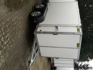 gesloten aanhangwagen