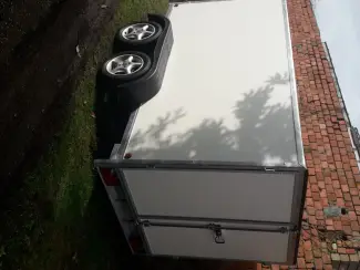 Aanhangwagens en Trailers gesloten aanhangwagen roca
