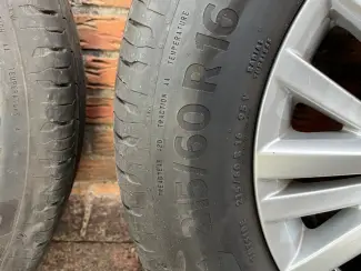 Autobanden 4 ZOMERBANDEN OP ORIGINELE VOLKSWAGEN VELGEN