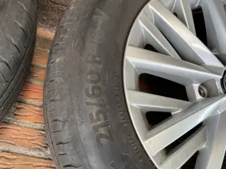 Autobanden 4 ZOMERBANDEN OP ORIGINELE VOLKSWAGEN VELGEN