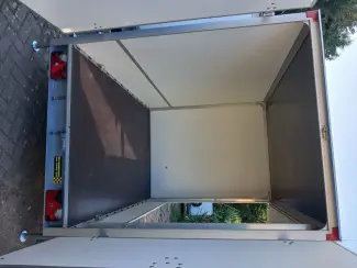 Aanhangwagens en Trailers gesloten aanhangwagen met zijluik