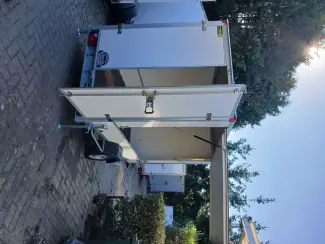 Aanhangwagens en Trailers gesloten aanhangwagen met zijluik
