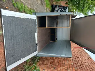 Aanhangwagens en Trailers gesloten aanhangwagen geremd