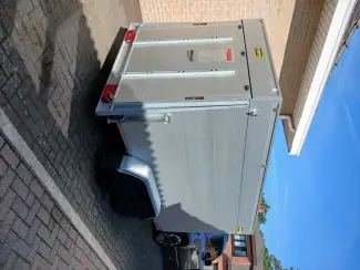 Aanhangwagens en Trailers gesloten aanhangwagen geremd