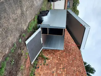 Aanhangwagens en Trailers gesloten aanhangwagen geremd