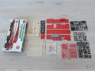 Modelauto's | klein | 1:32 en 1:43 Ford Tractor & 40 Trailer Ferrari Decals by Airfix Retro schaal 1