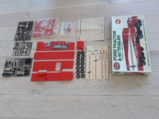 Modelauto's | klein | 1:32 en 1:43 Ford Tractor & 40 Trailer Ferrari Decals by Airfix Retro schaal 1