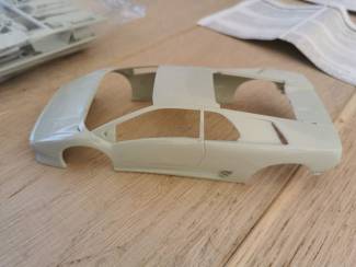 Modelauto's | midden | 1:18 en 1:24 Lamborghini Diablo VT 1/24 Revell kit 07365 pieces 77