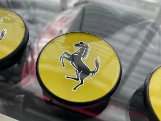 Accessoires 4 x originele Ferrari Naafdop Naafdoppen Naafkappen Naafdeksel